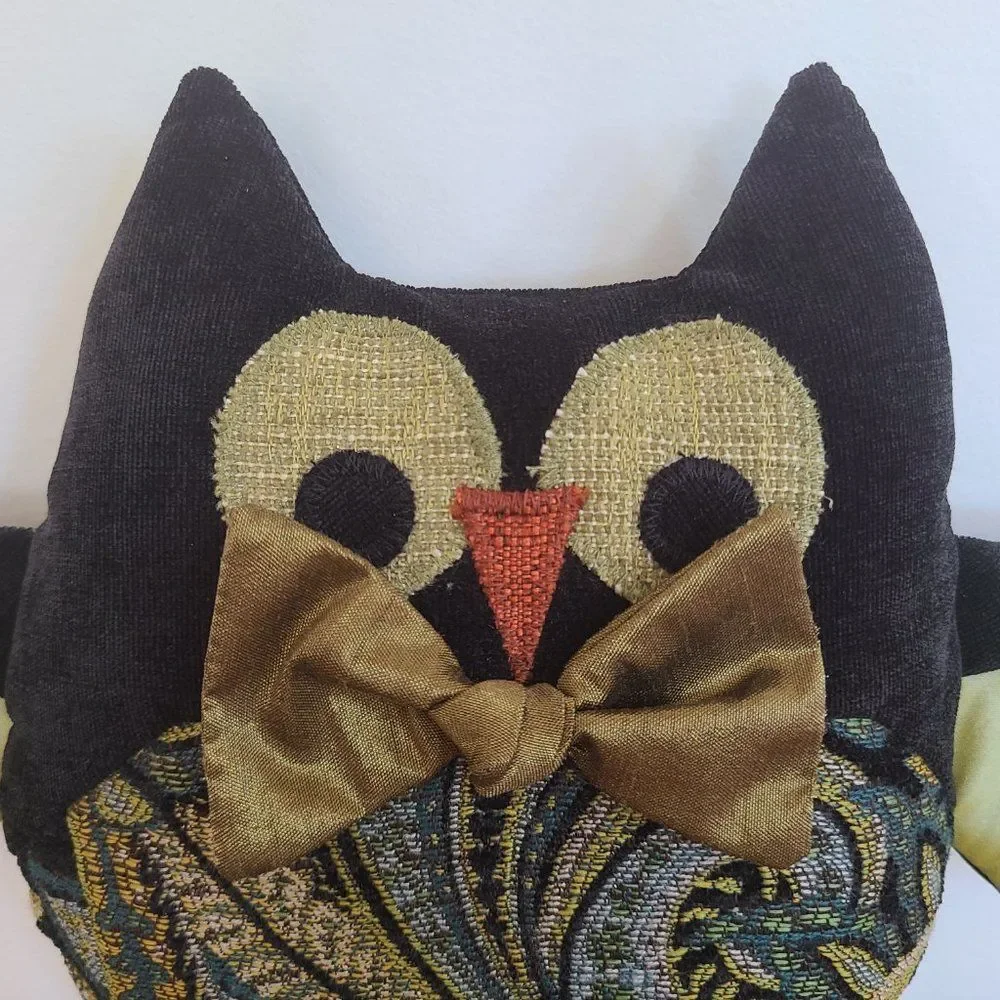 Woof & Poof Owl Decor Accent Pillow Fancy 2013 Collectible 14